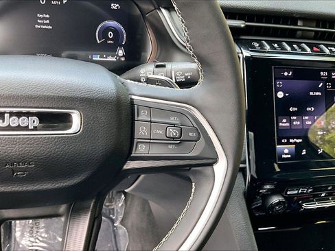 Certified 2025 Jeep Grand Cherokee Laredo X w/ Luxury Tech Group I AWD/4WD image 19