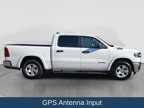 Used 2025 RAM 1500 Big Horn AWD/4WD image 9