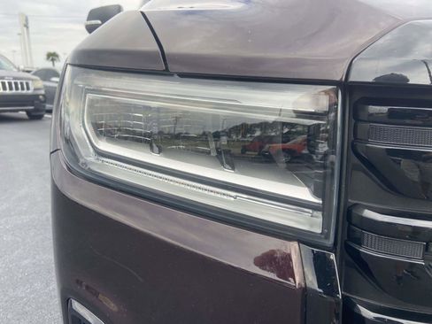 Used 2021 GMC Acadia SLE w/ Driver Convenience Package image 4