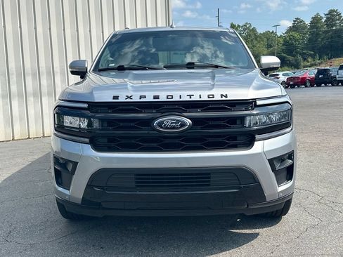 Used 2023 Ford Expedition Limited RWD image 3