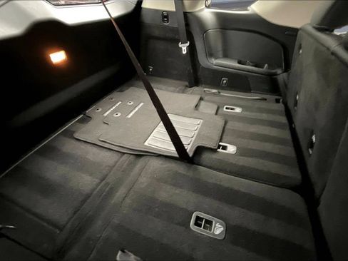 Used 2025 Nissan Pathfinder SV FWD image 25