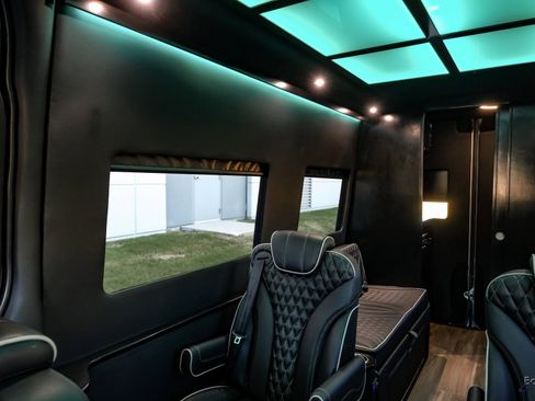 Used 2023 Mercedes-Benz Sprinter 3500 w/ Parking Package image 82