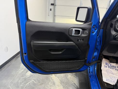 Used 2022 Jeep Wrangler Unlimited Sahara image 10