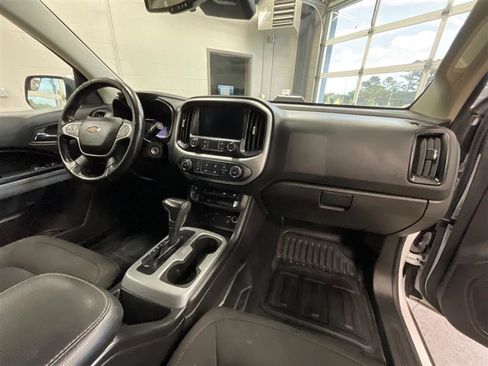 Used 2020 Chevrolet Colorado LT w/ Safety Package image 18