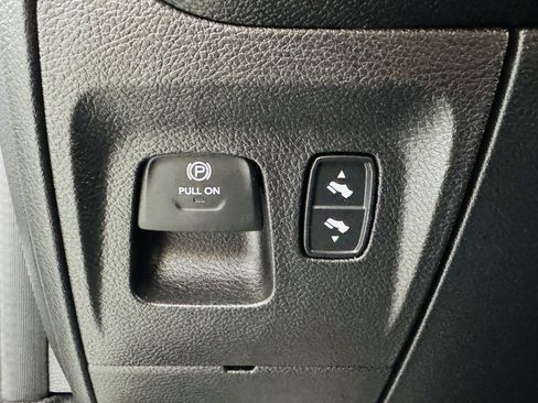 Used 2025 RAM 1500 Big Horn AWD/4WD image 10