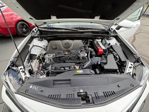 Used 2023 Toyota Camry SE image 18