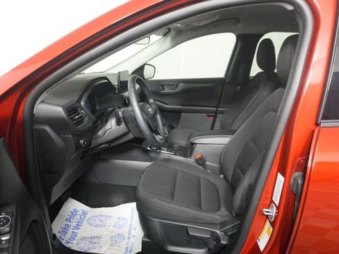Used 2025 Ford Escape Active w/ Cold Weather Package AWD/4WD image 17
