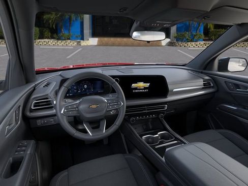 New 2025 Chevrolet Traverse LT FWD image 16