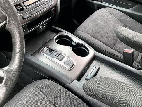 Used 2022 Honda Pilot Sport image 15