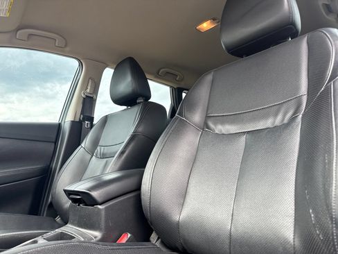 Used 2022 Nissan Rogue Sport SL FWD image 37