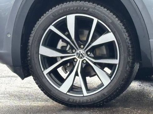 Used 2024 Volkswagen Atlas SEL Premium R-Line AWD/4WD image 7