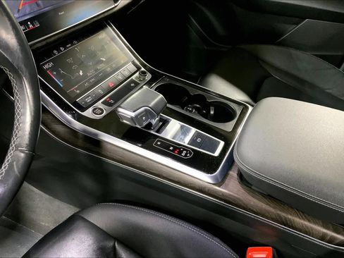 Used 2021 Audi Q8 Premium w/ Black Optic Package image 16
