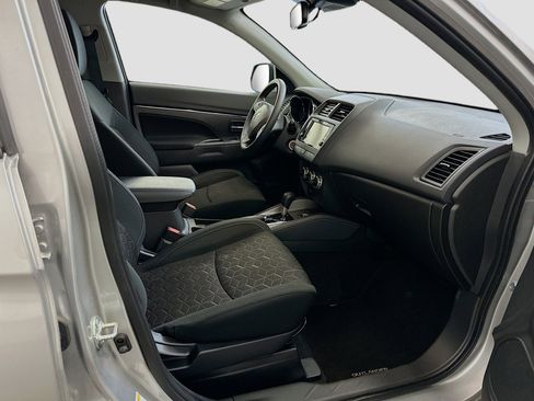 Used 2025 Mitsubishi Outlander Sport ES AWD/4WD image 31