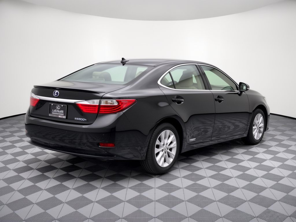 Used 2013 Lexus ES 300h w/ Luxury Pkg FWD image 9
