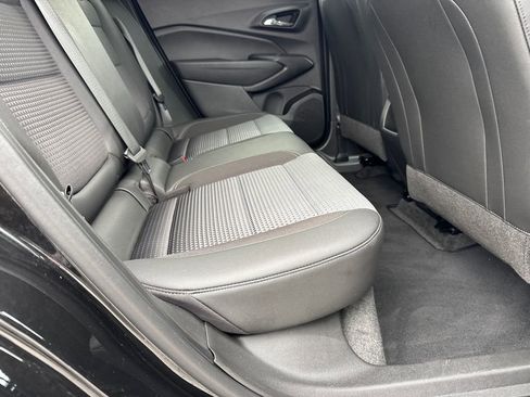 Certified 2025 Chevrolet Trax LT w/ LT Convenience Package image 15