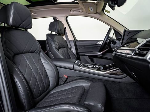 Used 2024 BMW X7 xDrive40i image 15