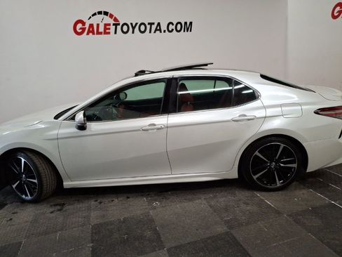 Used 2018 Toyota Camry XSE image 9