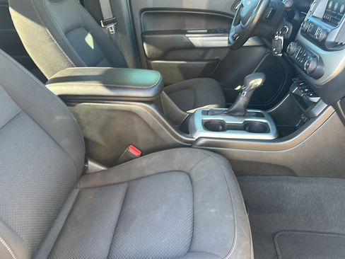 Used 2022 Chevrolet Colorado LT w/ LT Convenience Package image 22