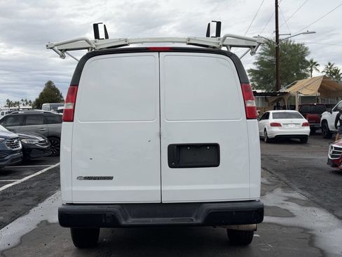 Used 2017 Chevrolet Express 2500 image 9