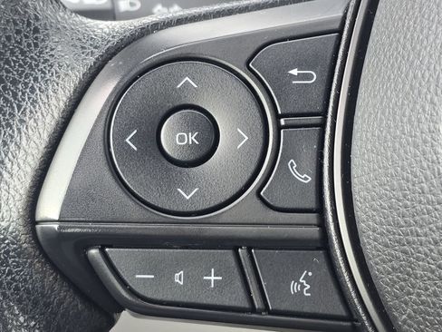 Used 2024 Toyota Corolla Cross L image 12