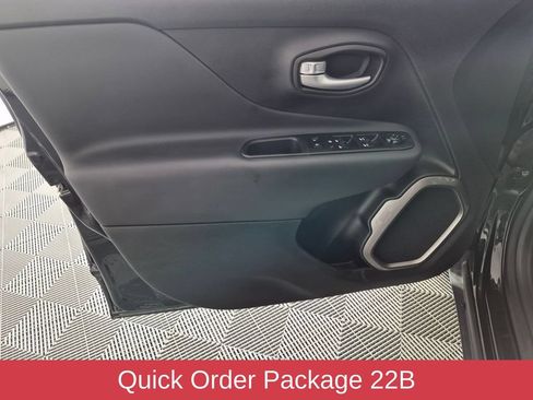 Used 2023 Jeep Renegade Latitude w/ Premium Group AWD/4WD image 12
