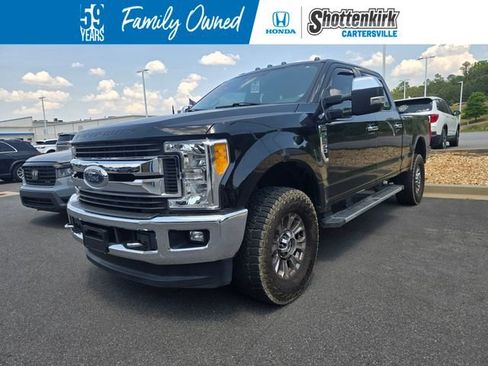 Used 2017 Ford F250 XLT w/ XLT Premium Package AWD/4WD image 1