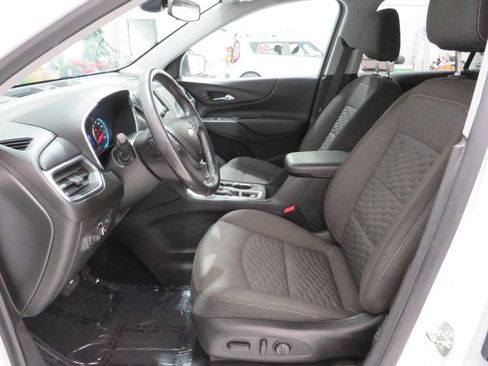 Used 2020 Chevrolet Equinox LT w/ Driver Convenience Package image 11