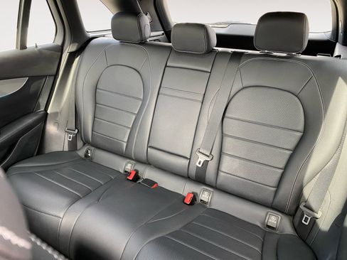 Used 2019 Mercedes-Benz GLC 300 4MATIC w/ Premium Package image 16