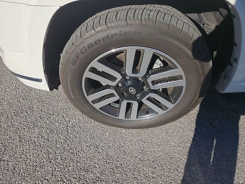 Used 2022 Toyota 4Runner Limited image 13