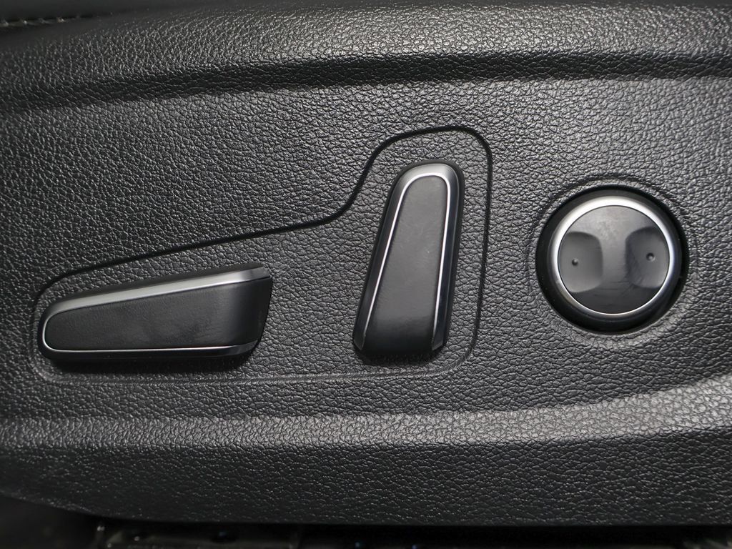 Used 2024 Hyundai Palisade SEL FWD image 28
