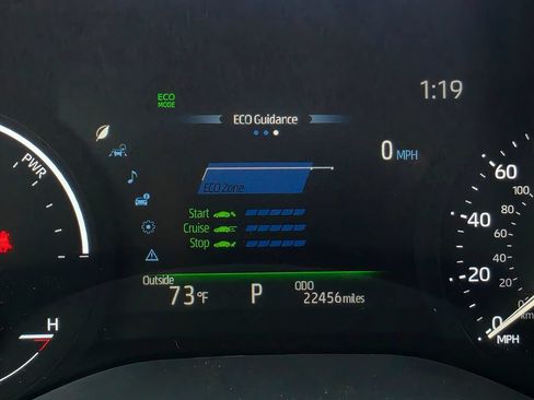 Used 2026 Toyota Sienna XLE FWD image 32