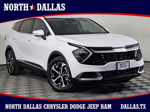 Used 2025 Kia Sportage EX image 1