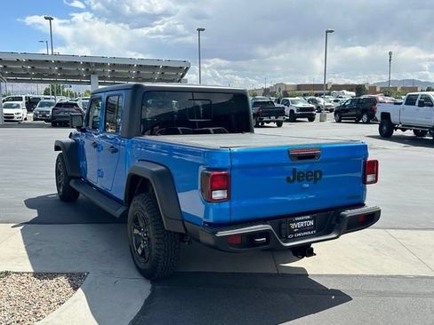 Used 2021 Jeep Gladiator Sport AWD/4WD image 4
