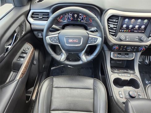 Used 2023 GMC Acadia Denali w/ Denali Ultimate Package image 11