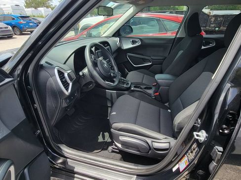 Used 2020 Kia Soul LX FWD image 14