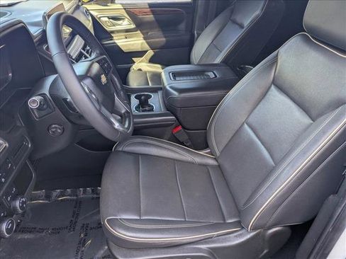 Used 2022 Chevrolet Suburban Premier image 15