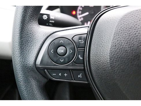 Used 2022 Toyota Corolla LE image 17