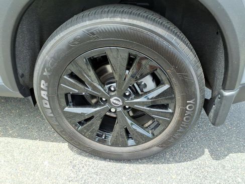 Certified 2023 Nissan Rogue SV w/ SV Premium B Package AWD/4WD image 9