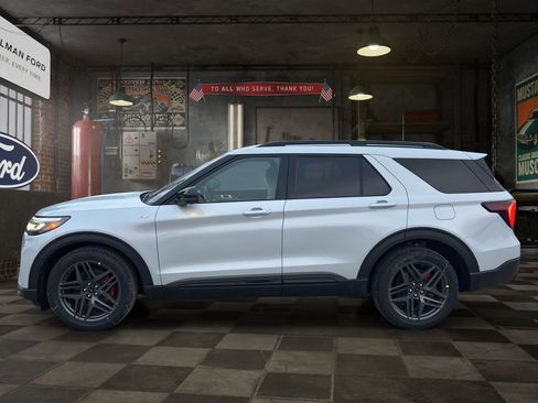 New 2026 Ford Explorer ST-Line w/ ST-Line Street Pack image 3