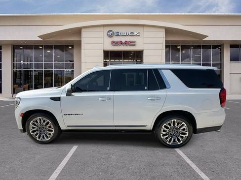 Used 2023 GMC Yukon Denali Ultimate AWD/4WD image 8