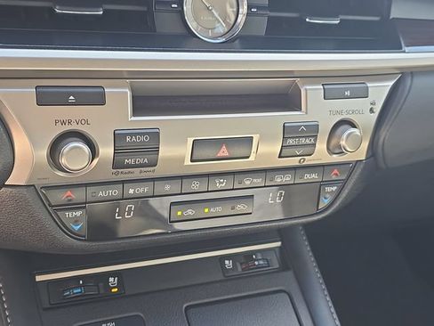 Used 2017 Lexus ES 350 w/ Premium Package FWD image 25