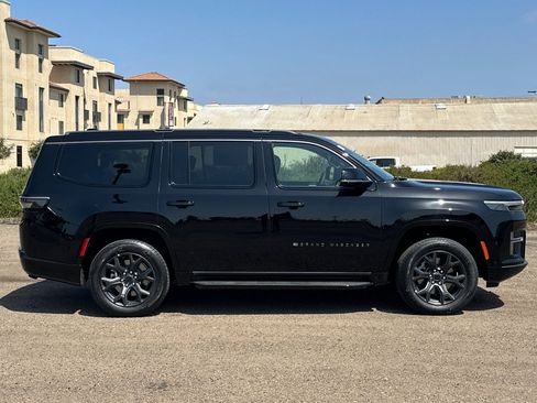 New 2026 Jeep Grand Wagoneer Limited AWD/4WD image 3