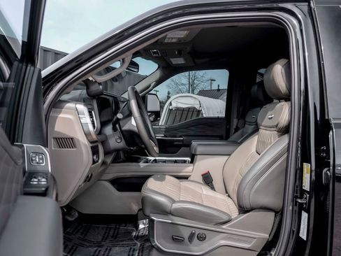 Used 2025 Ford F250 Platinum w/ Platinum Plus Package image 14