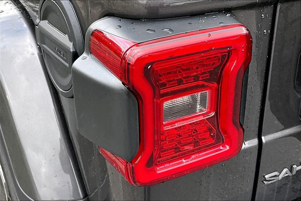 Used 2026 Jeep Wrangler Unlimited Sahara AWD/4WD image 33