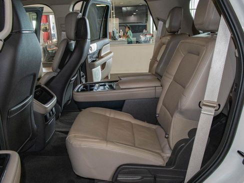 Used 2024 Lincoln Navigator Reserve AWD/4WD image 15