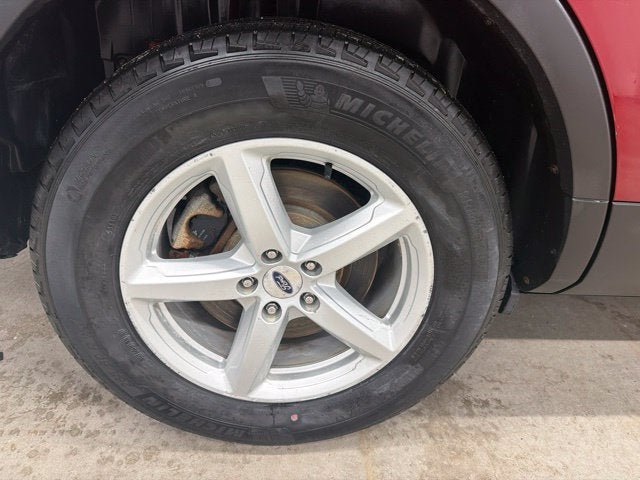 Used 2017 Ford Explorer XLT w/ Class II Trailer Tow Package AWD/4WD image 26