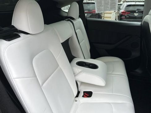Used 2024 Tesla Model Y Long Range image 17