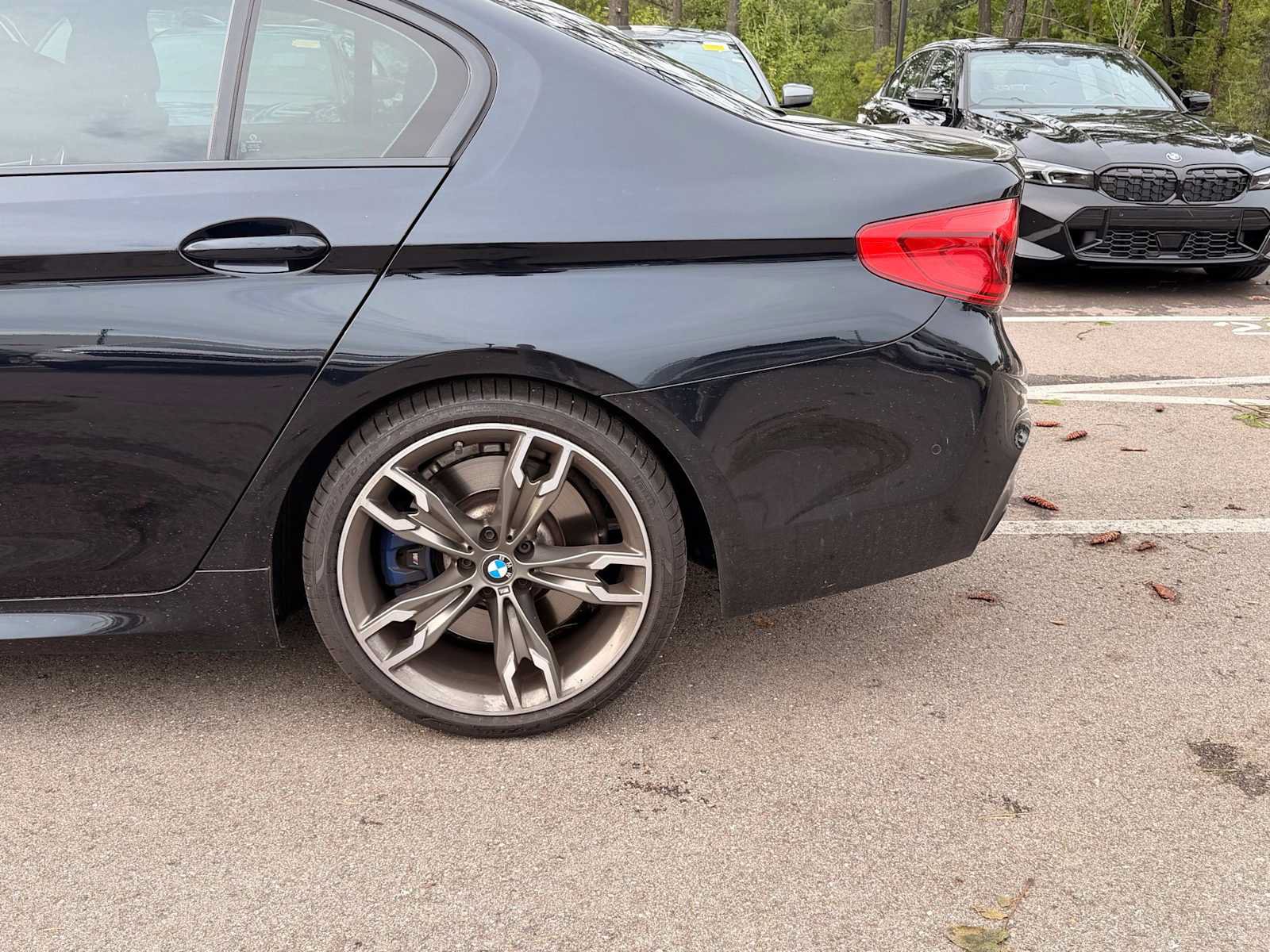 Used 2020 BMW M550i xDrive w/ Dynamic Handling Package AWD/4WD image 4
