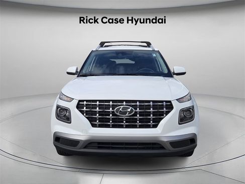 Certified 2022 Hyundai Venue SEL image 5