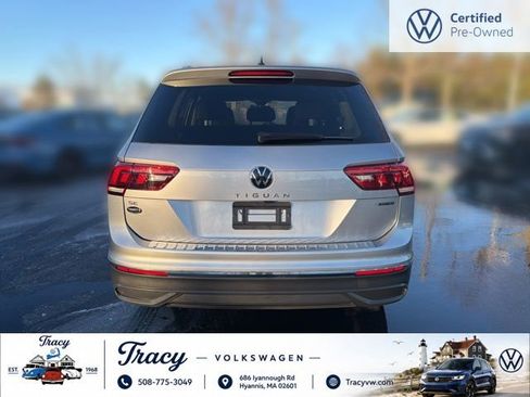 Certified 2023 Volkswagen Tiguan SE w/ Panoramic Sunroof Package AWD/4WD image 8